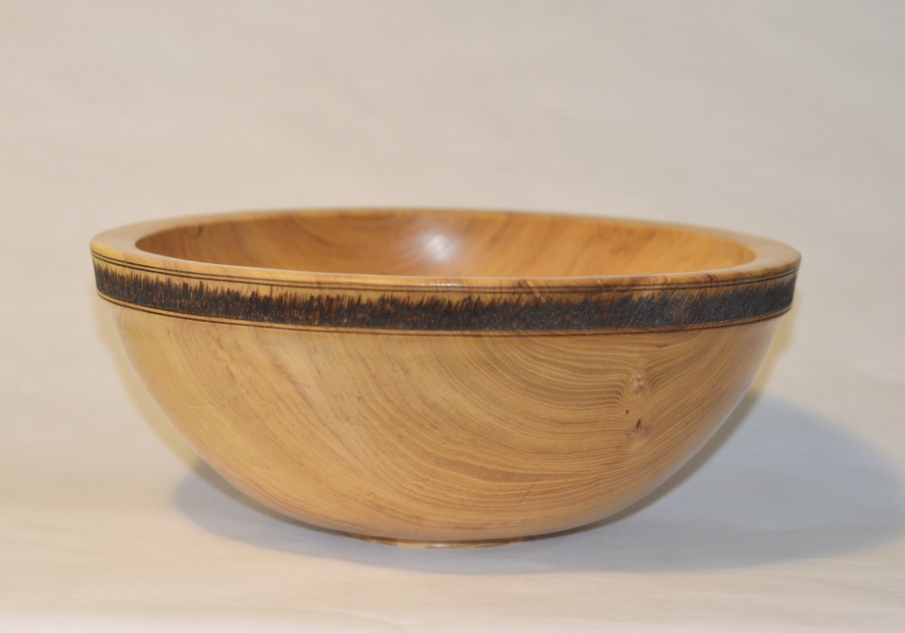 Ash Salad Bowl - Textured Rim